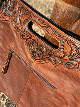 Load image into Gallery viewer, COWHIDE & FRINGE HANDBAG & CLUTCH 🐂