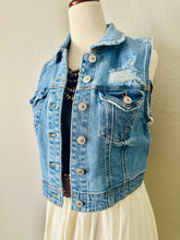 Load image into Gallery viewer, DESTROYED DENIM VEST~MEDIUM WASH 💙
