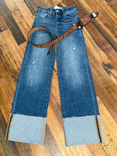 Load image into Gallery viewer, RISEN CROP CUFF JEANS 👖
