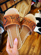 Load image into Gallery viewer, HAND TOOLED SANDALS🌵
