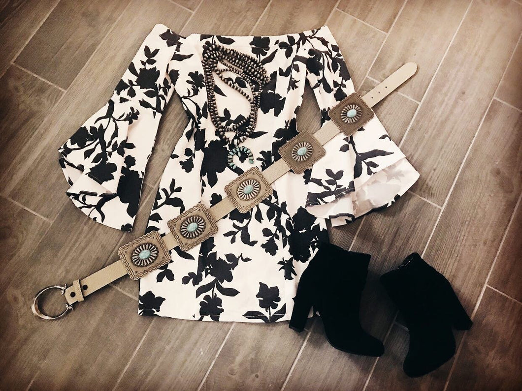 BELL SLEEVE DRESS~BLACK/WHITE🖤