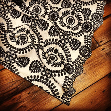 Load image into Gallery viewer, Embroidered lace dress~Black
