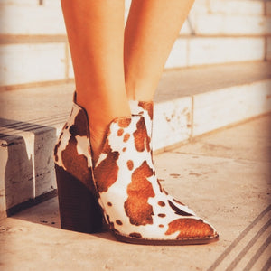 COW HIDE BOOTIES~BRINDLE BROWN🐂