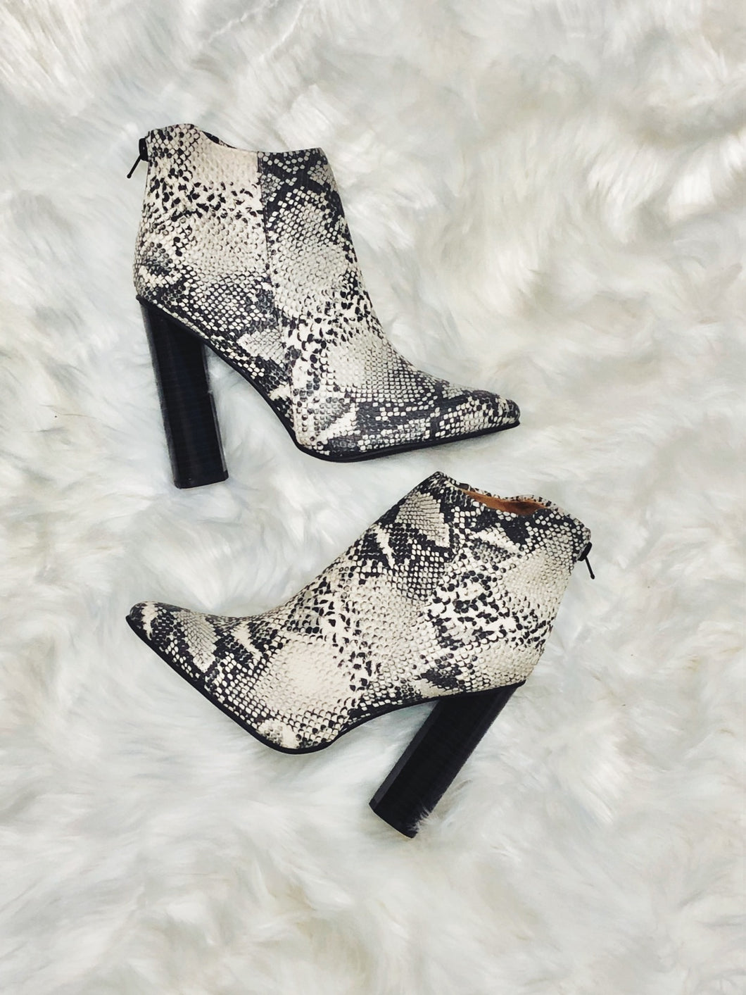 PYTHON BOOTIES~STONE🐍